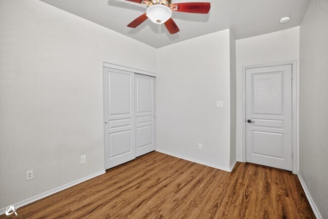 Building Photo - 2523 S 41st Ave