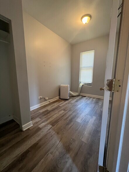 Building Photo - 8632 S Sangamon St