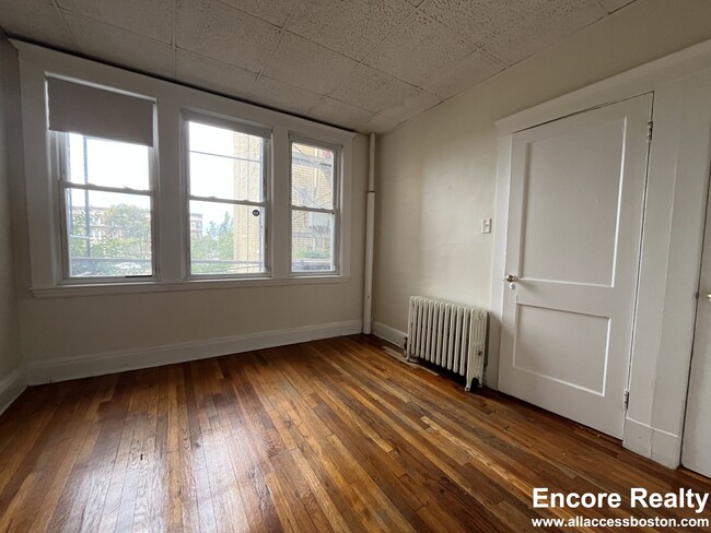 Building Photo - 1630 Commonwealth Ave