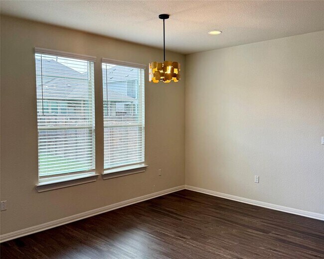 Building Photo - 14004 Hedera Dr