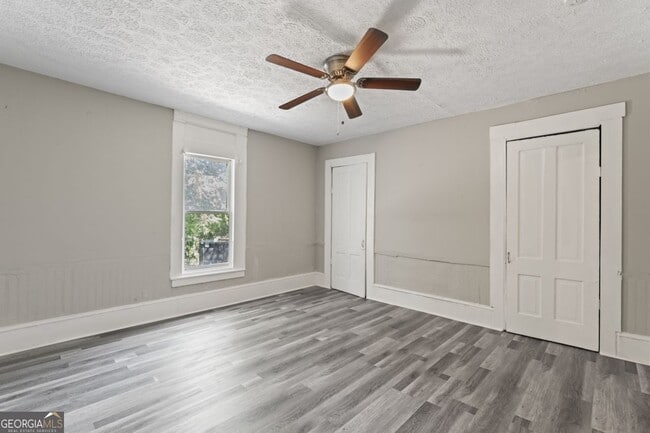 Building Photo - 212 W Quilly St