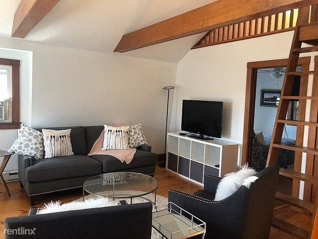 Building Photo - 2 br, 1 bath Apartment - 134 Ridgewood Road