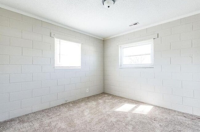 Building Photo - COMING SOON !!! | Just Minutes from Downto...