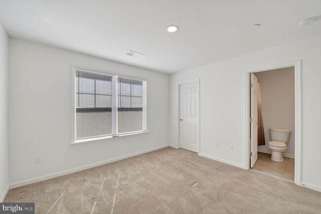 Building Photo - 111 Touhey Dr