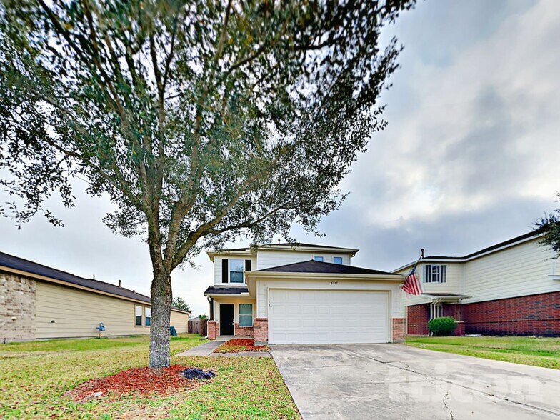 Building Photo - 8227 Radial Ct