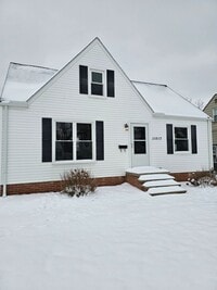 Building Photo - Beautiful Parma Heights 3 Bedroom