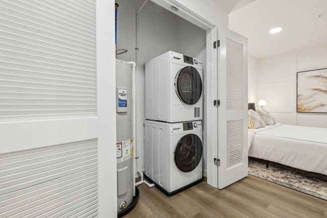 Building Photo - Ethos Kelsey