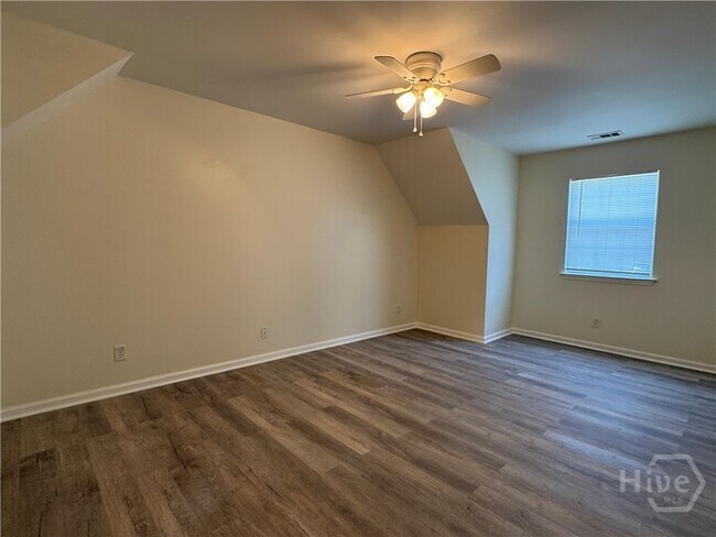 Building Photo - 57 Soling Ave