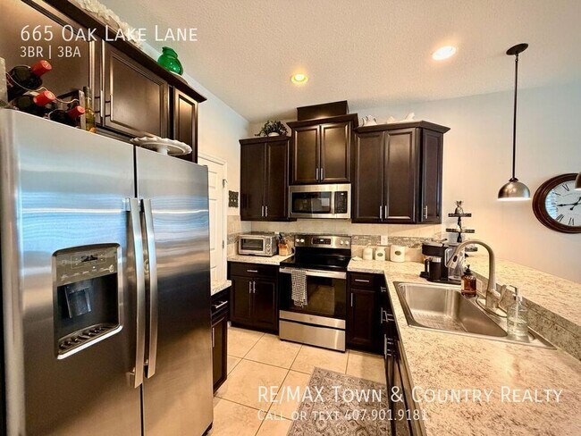 Building Photo - 665 Oak Lake Ln