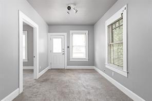 Building Photo - Charming, cozy, and great location!