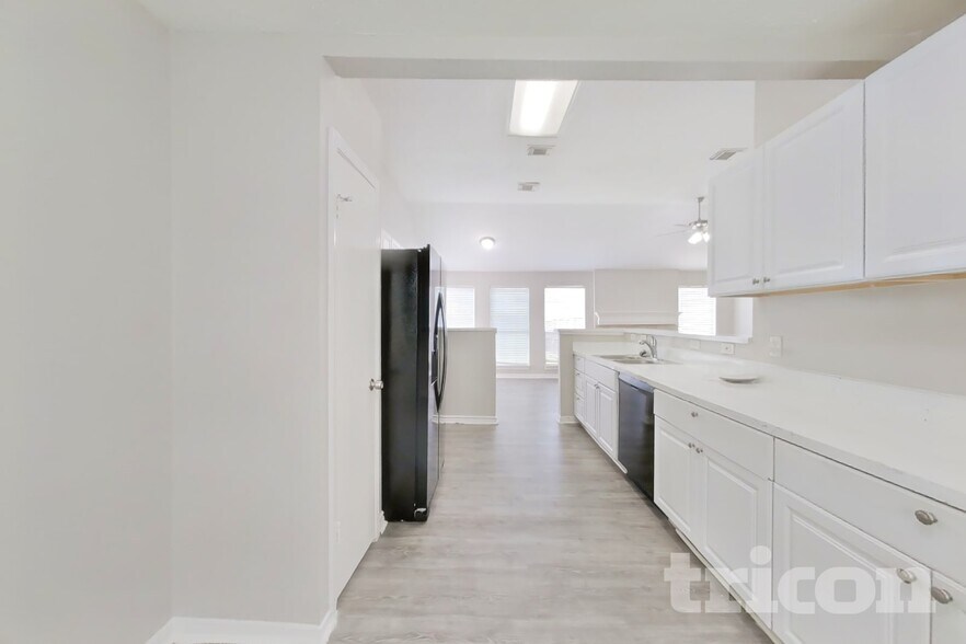 Building Photo - 18311 Autumn Trails Ln