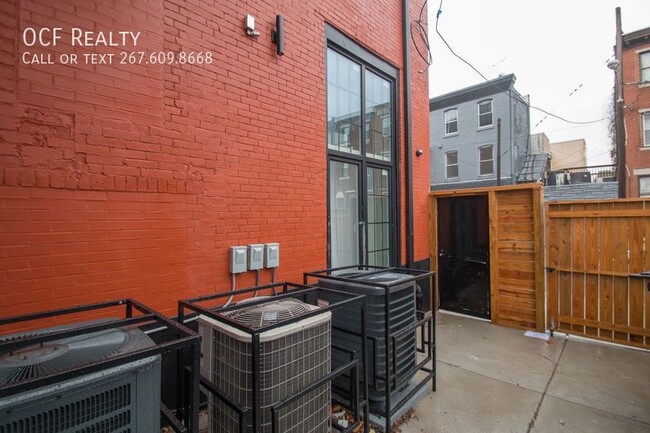 Building Photo - Two Bed Brewerytown Apartment