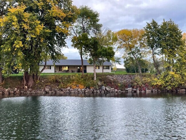 Building Photo - 41208 Marion Dr N