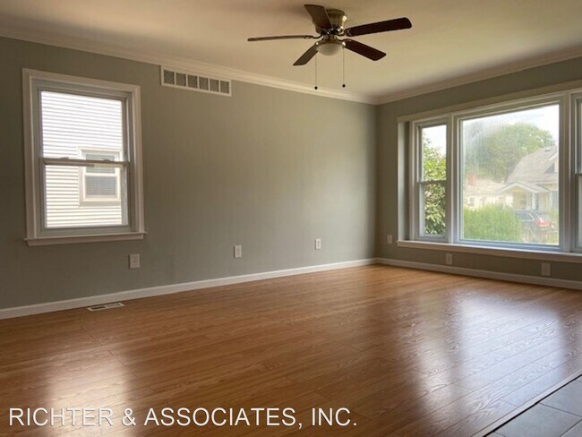 Building Photo - 4 br, 2 bath House - 3855 ROYAL AVE