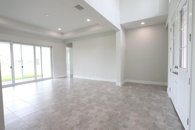 Building Photo - 15192 Wildwood Cir