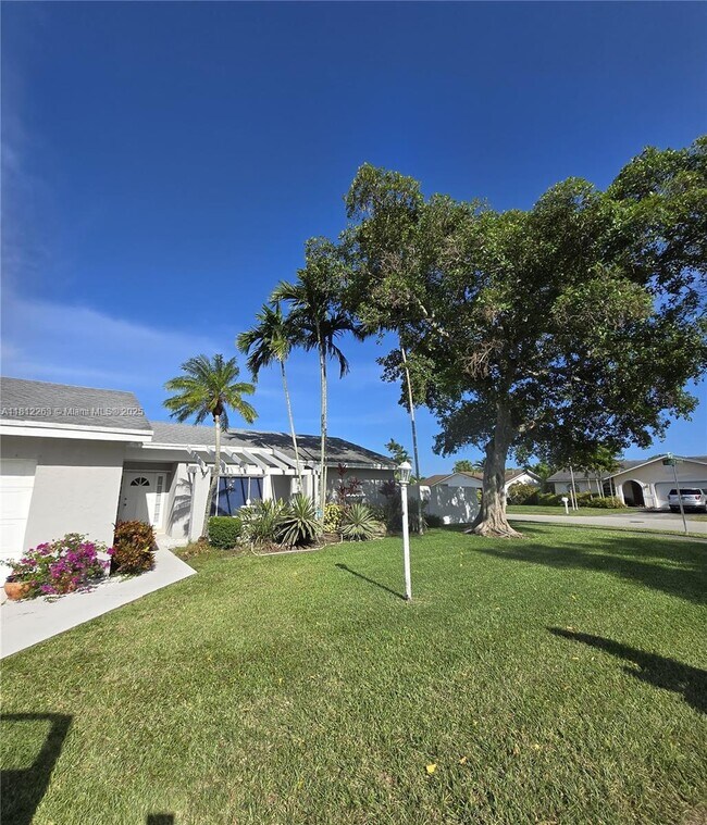 Building Photo - 10625 SW 127th Pl