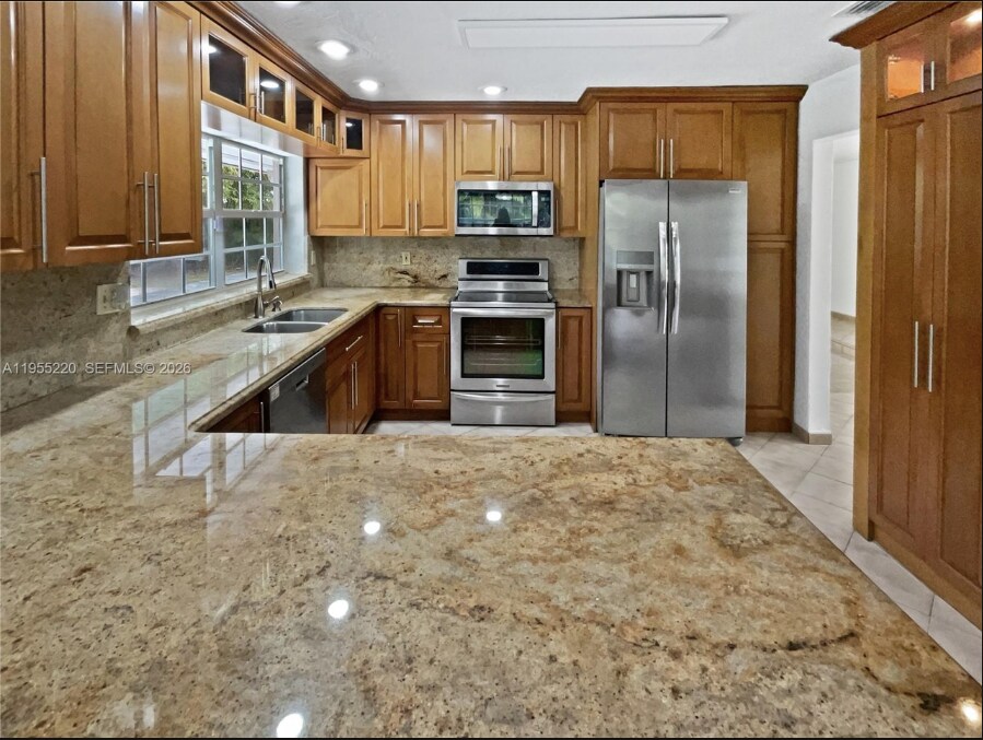 Building Photo - 10001 SW 99th Ave