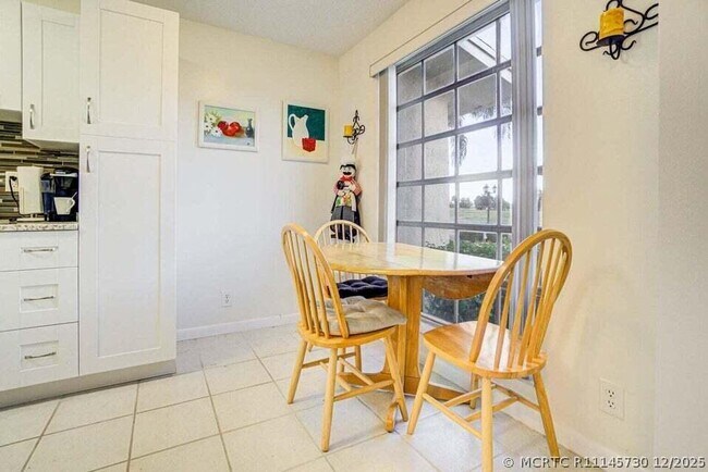 Building Photo - 13893 Via Aurora
