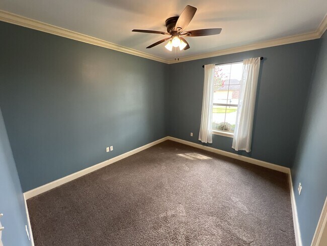Building Photo - 7335 Oak View Dr.