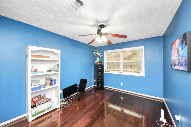 Building Photo - 18122 Kings Row