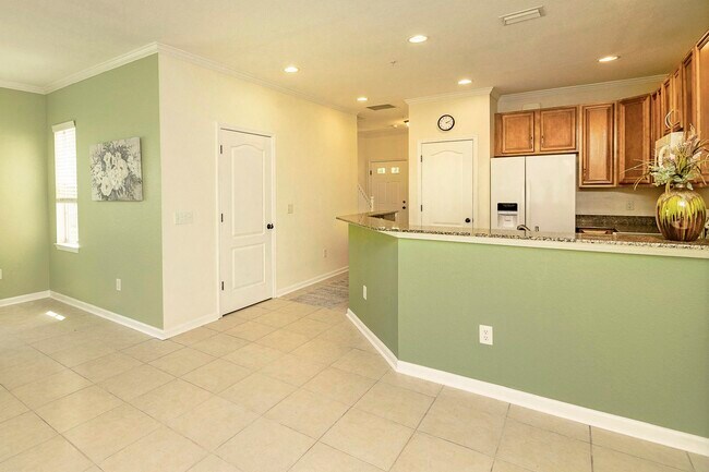 Building Photo - 175 Bayberry Cir