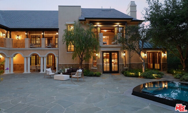 Building Photo - 3911 Oeste Ave