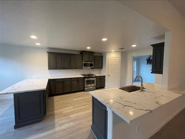 Building Photo - 21338 Hadrian Dr