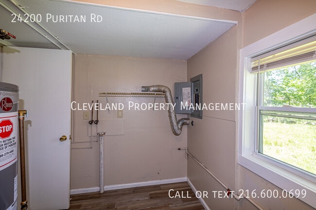 Building Photo - 24200 Puritan Ave