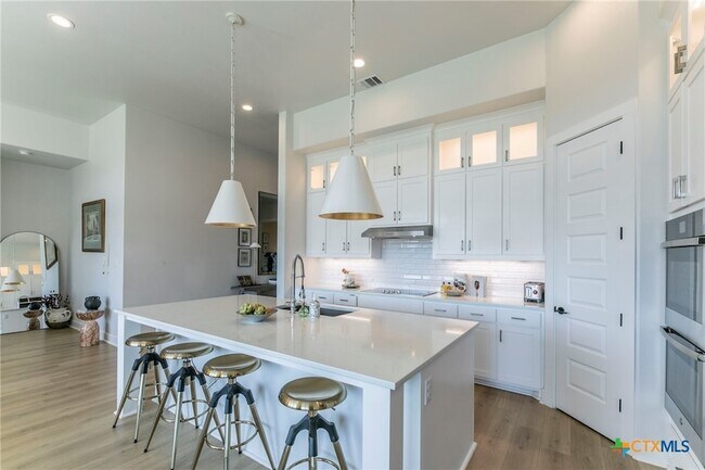 Building Photo - 6413 Waggoner Ct