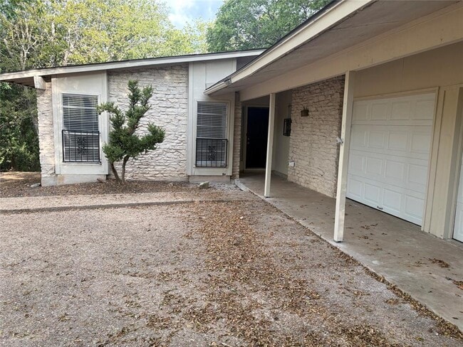 Building Photo - 11913 Rennalee Loop
