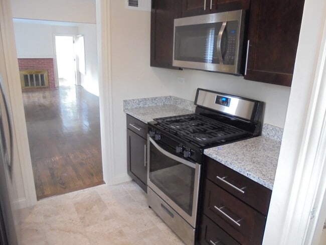 Building Photo - 408 W Sunset Rd