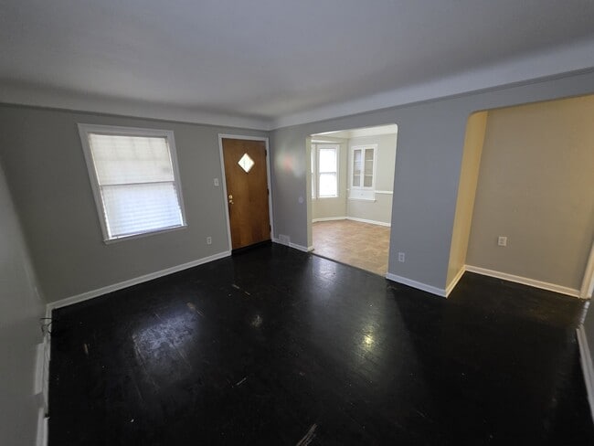 Building Photo - 8639 Minock St