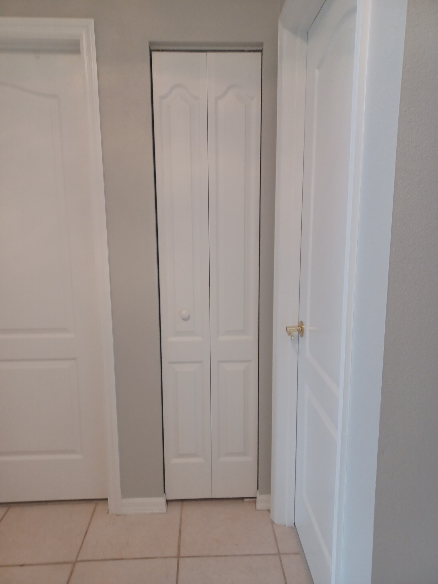 Building Photo - 2250 Candlewood Ln E