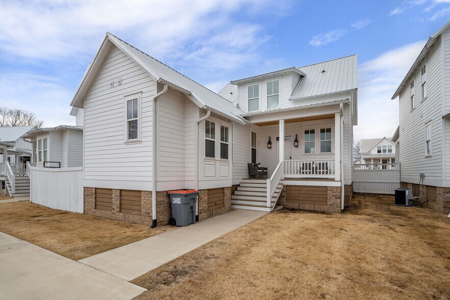 Building Photo - 2019 Loretta Parker Lane