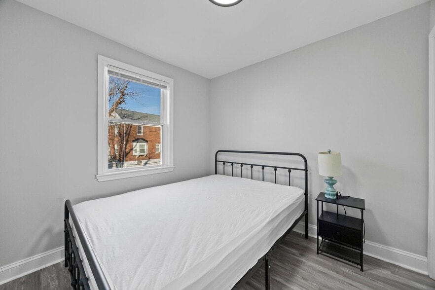 Building Photo - 5716 Leith Walk