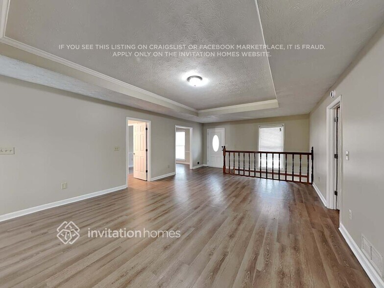 Building Photo - 2461 Sherrie Ln SW