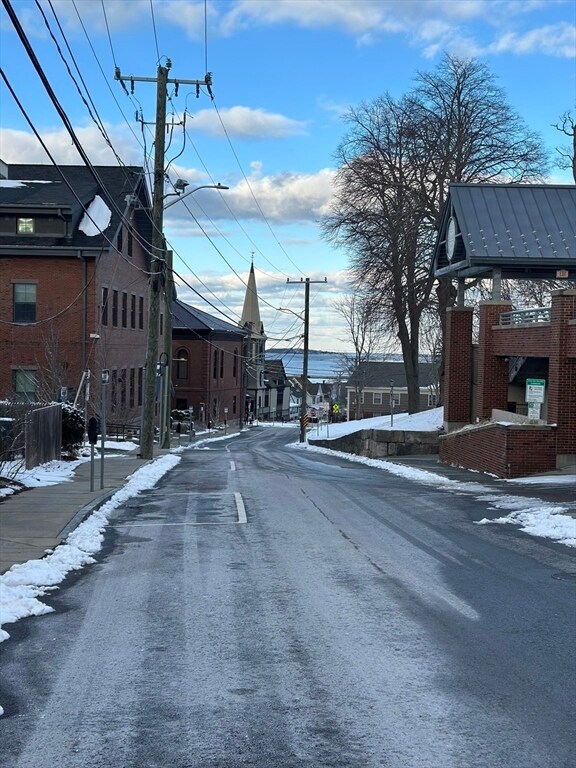 Building Photo - 131 Court St