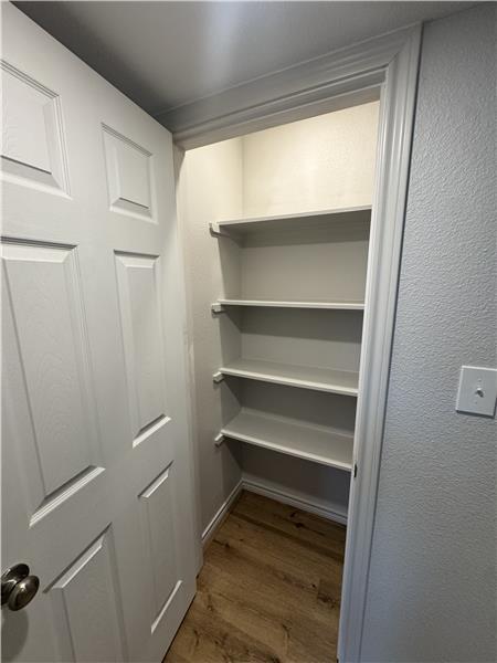 Building Photo - 207 Laurel Ln