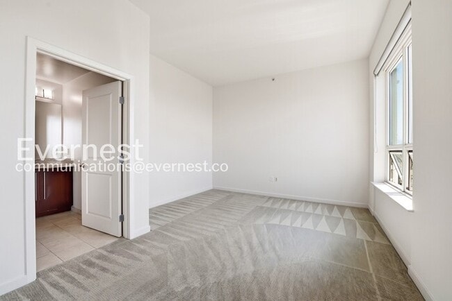 Building Photo - 1-Bed/1-Bath Condo with Pool, Spa, and Fitness Center!/Available Now!