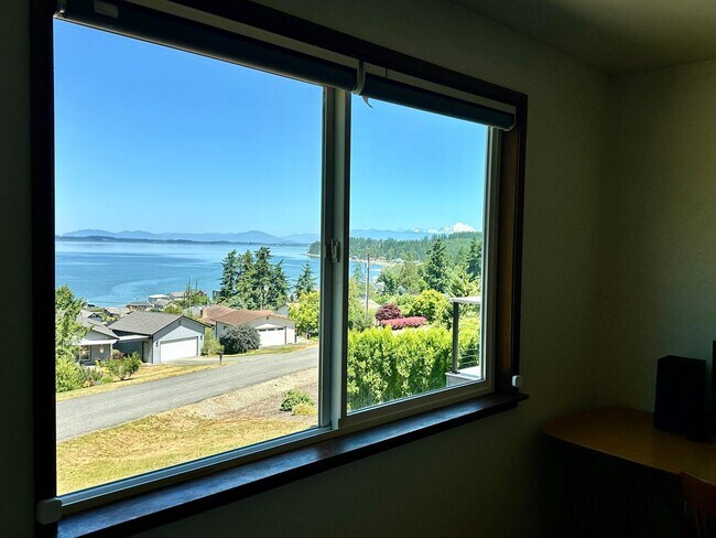 Building Photo - Rental with Views of Utsalady Bay and Mt B...