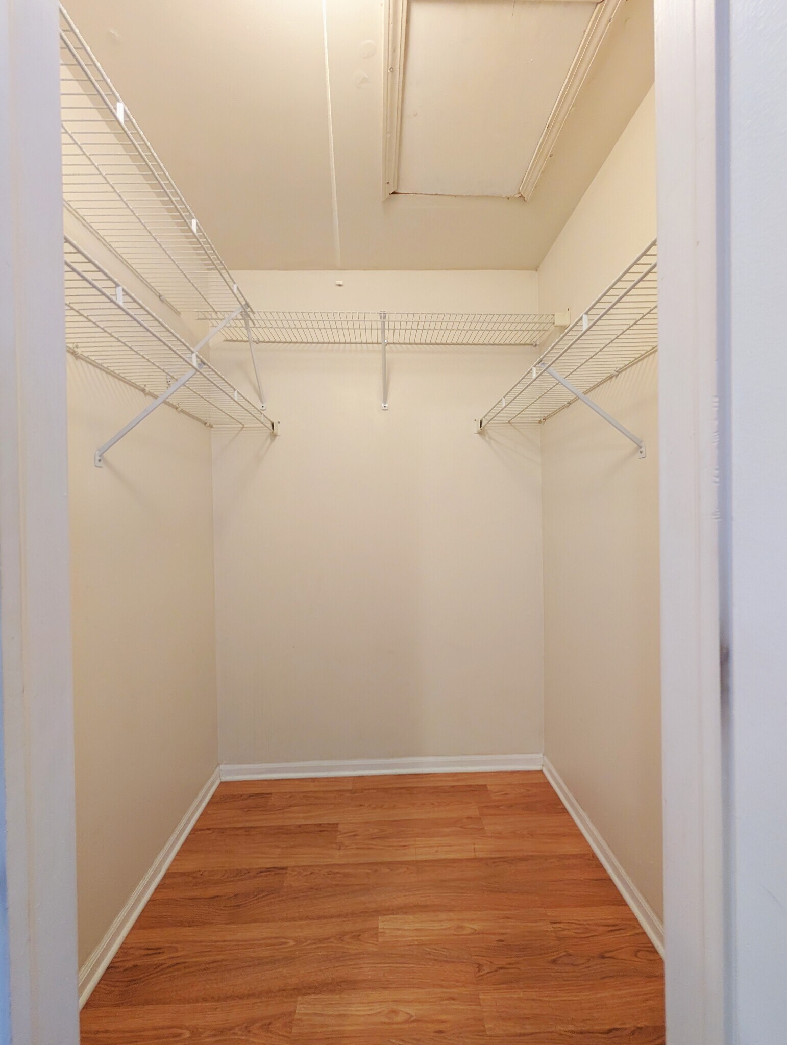 Building Photo - 7241 Franklin St