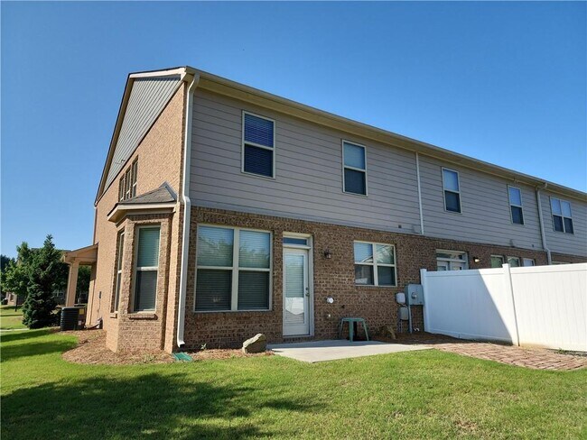 Building Photo - 2408 Chancery Mill Ln