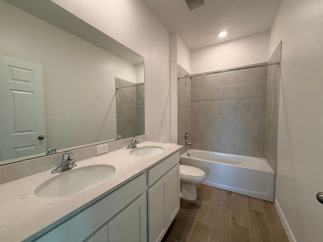Building Photo - 2029 Anthem Dr