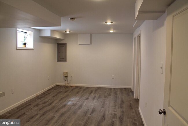 Building Photo - 3820 Allison St