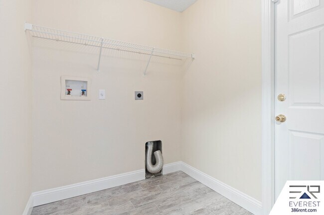 Building Photo - 96 Whispering Pine Dr