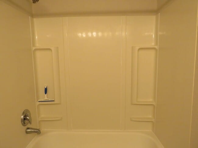 Building Photo - Redmond Downtown Charming 530 sf Studio $ 1695.00 includes parking