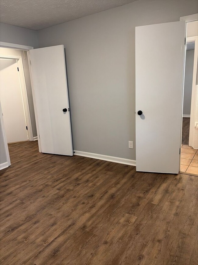 Building Photo - Renovated Ranch Home