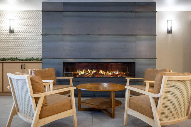 Building Photo - 455 Village Rd