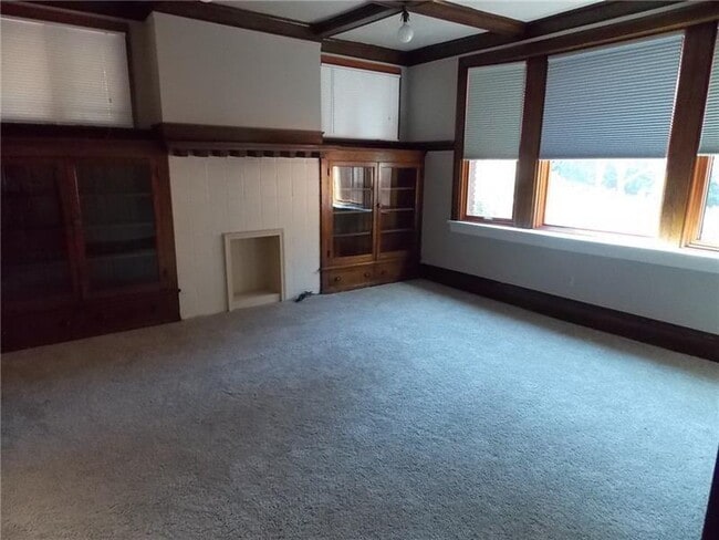 Building Photo - 34 N Meadowcroft Ave