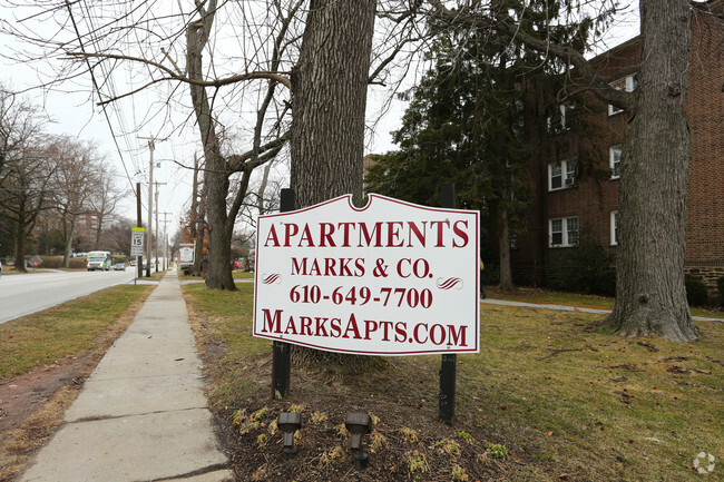 Building Photo - College Hall Apartments